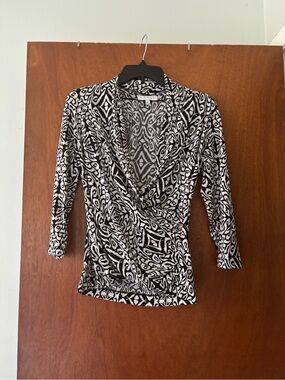Chaus Black and White Printed Wrap-Style Women's Top